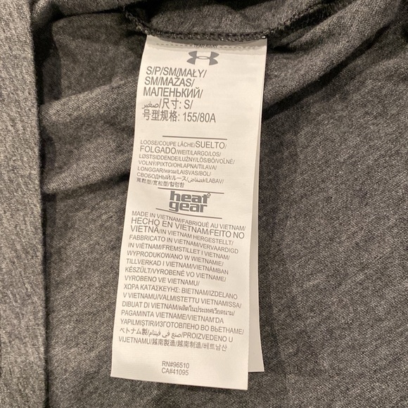 Under Amour Breast Cancer Awareness Long Sleeve T-Shirt. Size: S - Picture 8 of 14